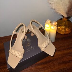 Vince Camuto Beljiya Dulce De Leche Baby Sheep Size 8 Heels